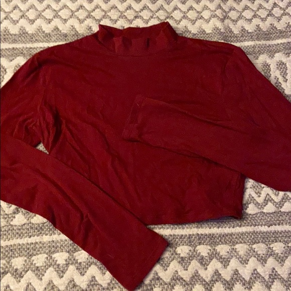 turtle neck, long sleeve cropped shirt - Picture 1 of 2